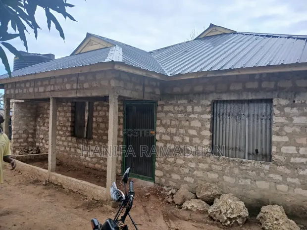 Bungalow ya Vyumba 3 Inauzwa Kashani, Utange - 1