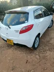 Mazda Demio 2014 Nyeupe - 3