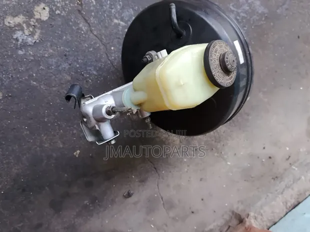 Brake Booster Toyota Land Cruiser 79 (Iliyo tumika) - 1