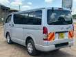 Toyota HiAce 2010 Nyeupe - 1