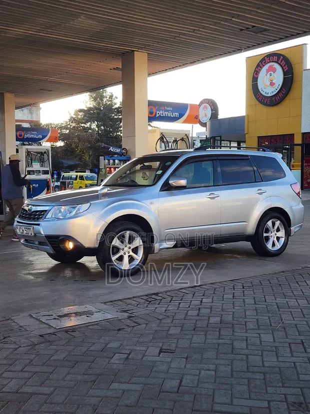 Subaru Forester 2009 Silver - 1