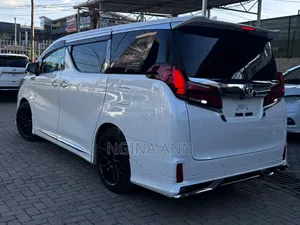 Toyota Alphard 2019 Nyeupe