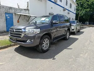 Toyota Land Cruiser V8 2019