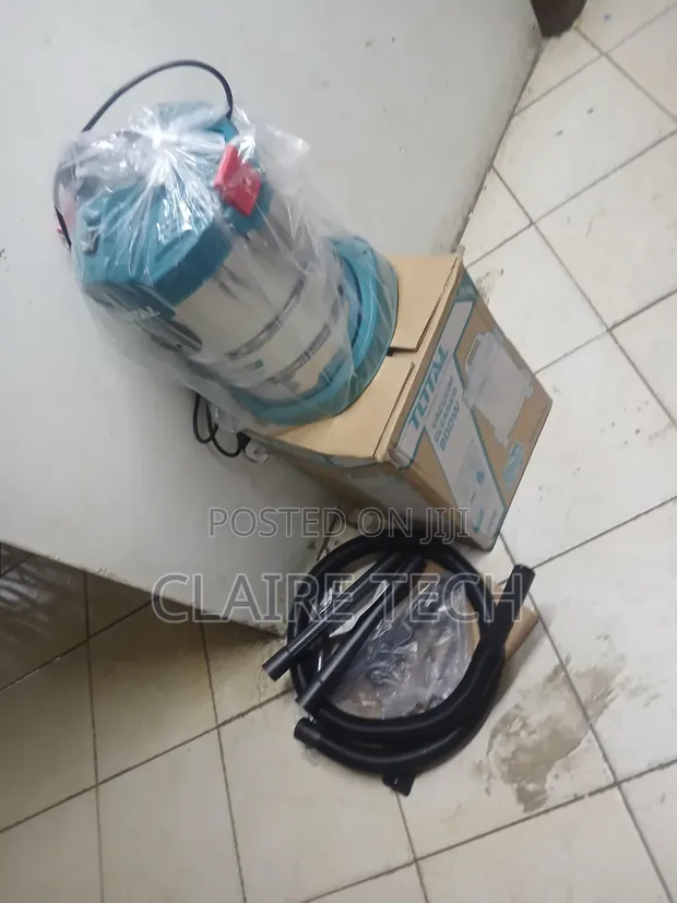 Total 800W 12L Heavy-Duty Vacuum Cleaner - 1