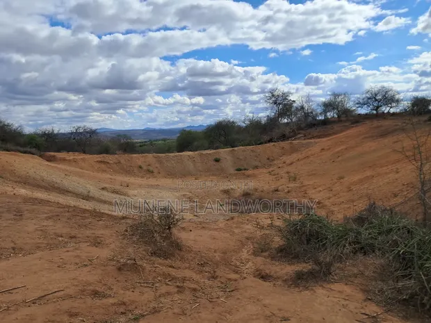 Embu County: 17 Acres Agricultural Farm with Dam in Mbeere - 1