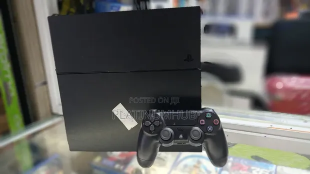 PlayStation 4 Standard - Chipped, 10 Games (Offline) - 1