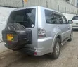 Mitsubishi Pajero Exeed 2009 Nyeupe - 1