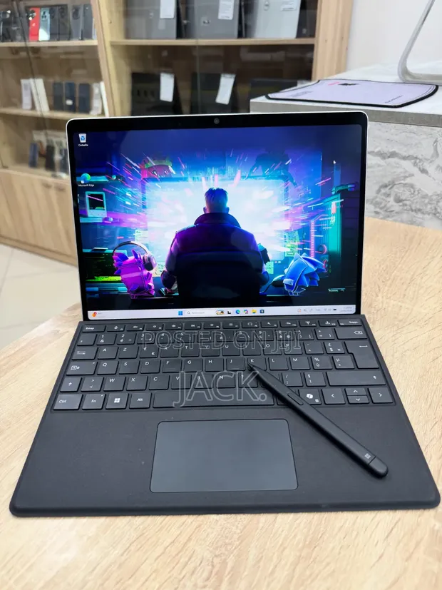 Microsoft Surface Pro 9 16GB RAM 256GB SSD - 1