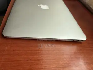 Apple MacBook Air 8GB RAM, Intel Core i5, 256GB HDD