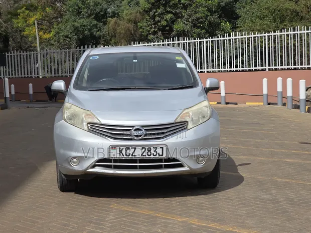 Nissan Note 2012 Silver - 1