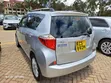 Toyota Ractis 2013 Nyeupe - 2