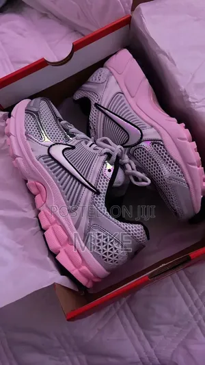 Nike Vomero Sneakers - Saizi 36-45
