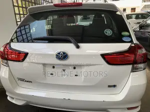 Toyota Corolla Fielder 1.5 Hybrid FWD 2020 Nyeusi