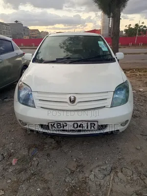 Toyota IST 2008 Nyeupe