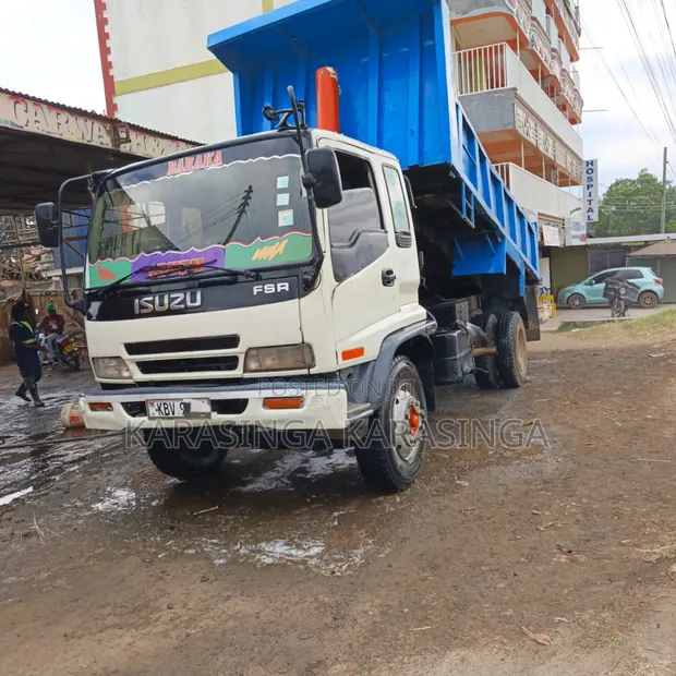 Isuzu FSR Tipper Truck - 1