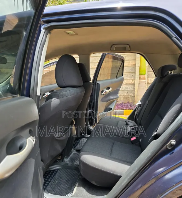 Toyota Auris 2008 Black - 1