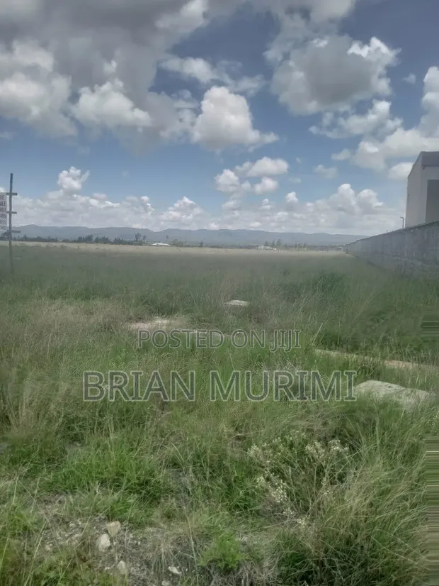 Kangundo Road Malaa/KBC 3/4 Acre Plot Touching Tarmac - 1