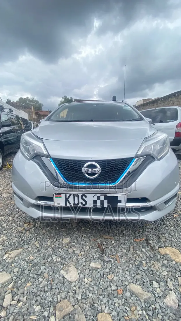 Nissan Note 2017 Nyeupe - 1