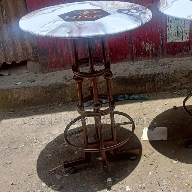 Meza za Baa za Kipekee zenye Fremu ya Chuma cha Copper - 1