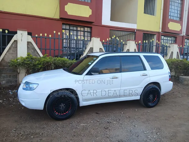 Subaru Forester 2011 Nyeupe - 1
