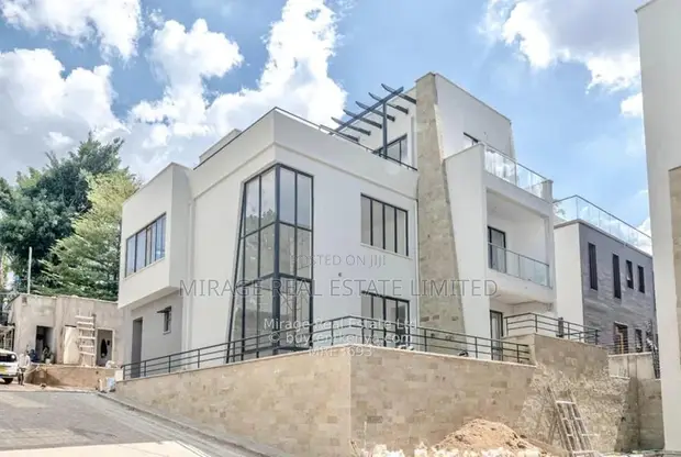5-Bedroom Townhouse with DSQ for Sale in Lavington - 1