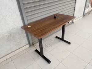Boss Office Products Height Adjustable Modern Reception Desk