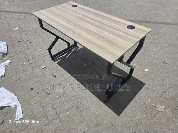 Modern Swivel Desk Chair - Same-Day Delivery Nairobi - 1