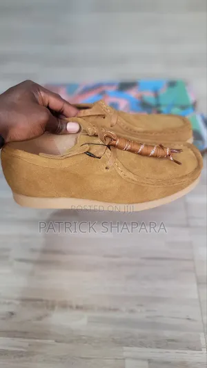 Clarks Wallabee Low Cut Brown Leather