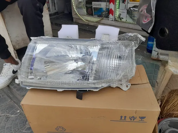 Toyota Probox Headlight/Front Lamp (1998-2010) - 1