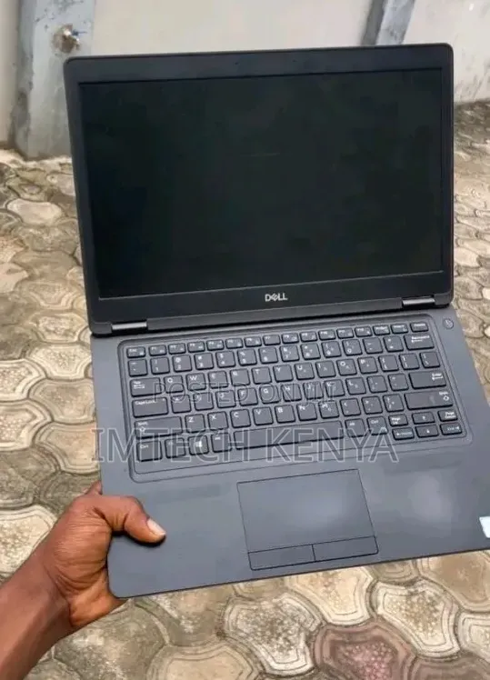 Dell Latitude 5490 Laptop - Intel Core i7, 8GB RAM, 256GB SSD - 1
