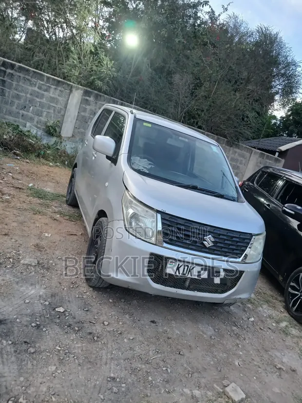 Suzuki Wagon R 2015 Nyeupe - 1