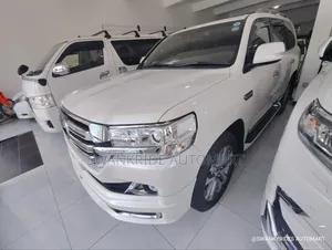 Toyota Land Cruiser 4.6 V8 ZX 2020 White