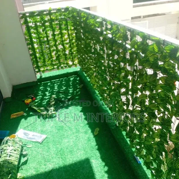 25mm Artificial Grass Carpet - Top Quality for Balconies & Rooftops - 1