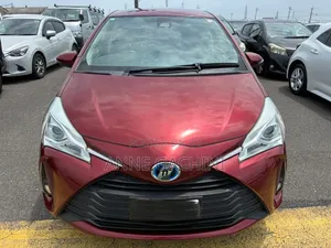 Toyota Vitz 1.5 FWD Hybrid 2020 Maroon