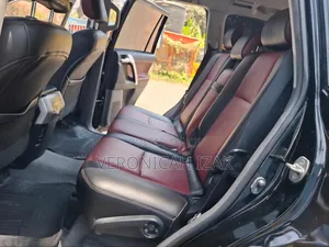 Toyota Land Cruiser Prado 2011 Nyeusi