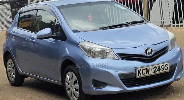 Toyota Vitz 2013 Bluu - 1