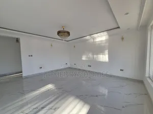 Nyumba ya Vyumba 4 na DSQ Kahawa Sukari Inauzwa