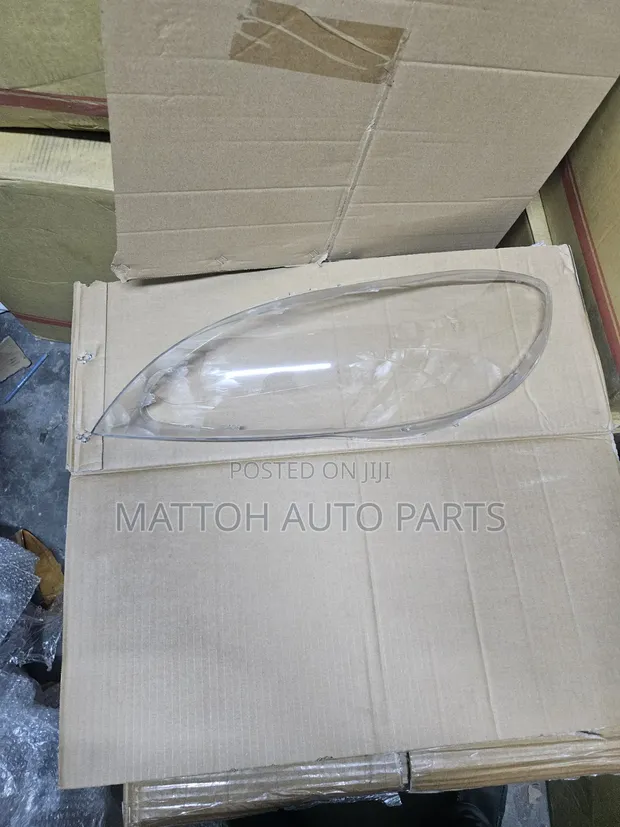 Kioo cha Headlight cha Volvo V40 (2017) - 1