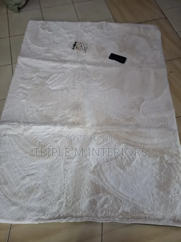 5x8 Rabbit Fur Quality Carpet - 1