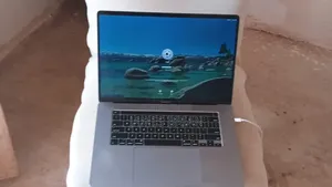Apple MacBook Pro 16" Intel Core i9 16GB RAM 1TB SSD