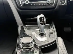 BMW 320d 2015 Nyekundu