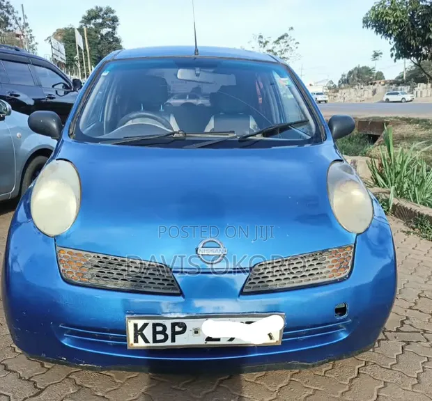 Nissan March 2005 Bluu - 1