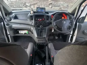 Nissan NV200 Van ya Biashara 2013