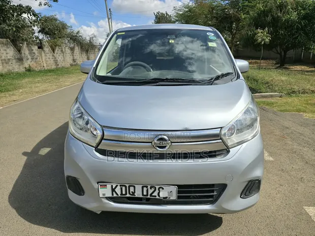 Nissan Dayz 2017 Silver - 1