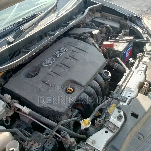 Toyota Wish 2012 Silver - 1