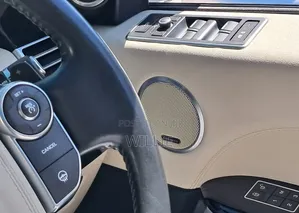 Range Rover Vogue 2016 Nyeusi
