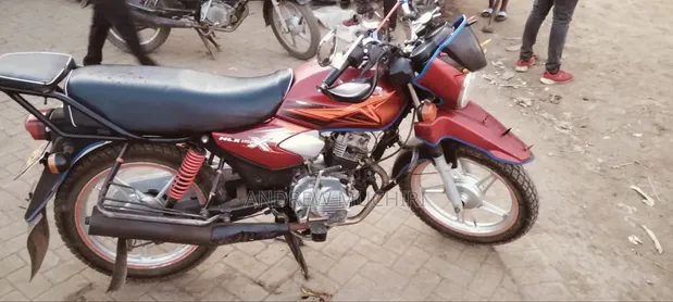 TVS HLX Plus ES 2021 Red - 1