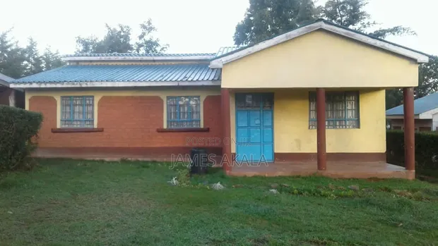 Nyumba ya Vyumba 3 kwa Uuzaji Mile Nane, Kitale - 1