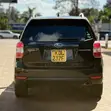 Subaru Forester 2015 Nyeusi - 2