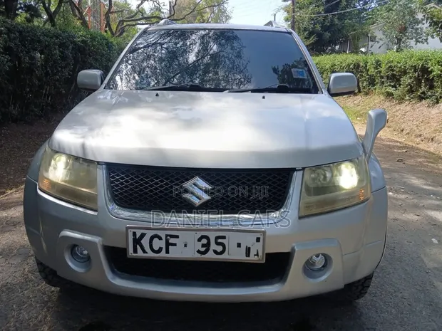2008 Suzuki Escudo Silver - 1